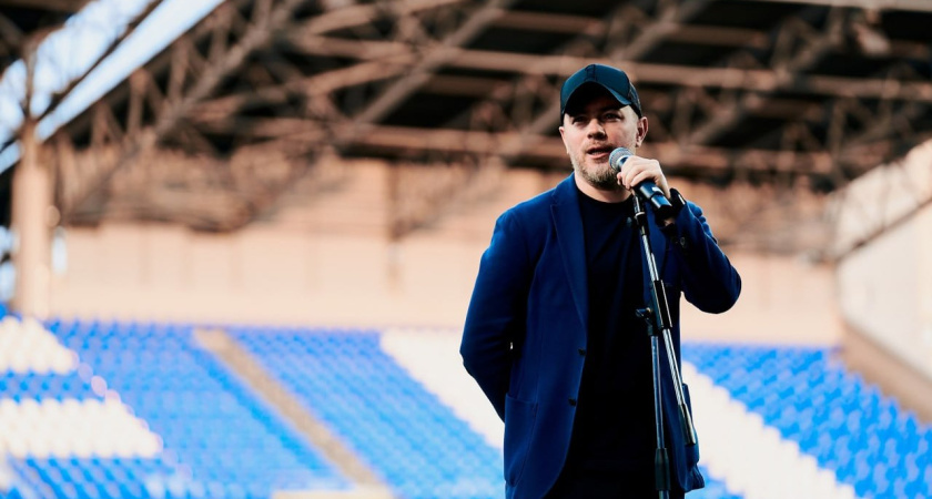 Роман Асхабадзе продолжит руководить воронежским «Факелом»