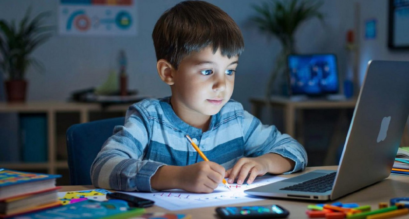 В Воронеже почти каждый второй старшеклассник выполняет «домашку» с помощью ИИ 