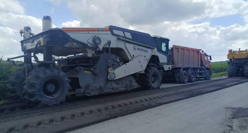 Воронежский подрядчик ремонтирует дороги в Калачеевском районе