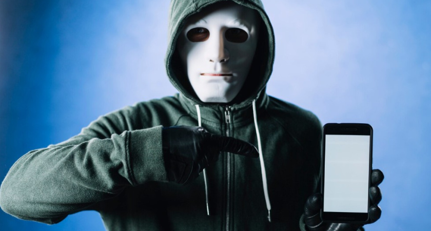 Ложный звонок о ДТП с дочерью стоил воронежской пенсионерке 193 тысячи рублей