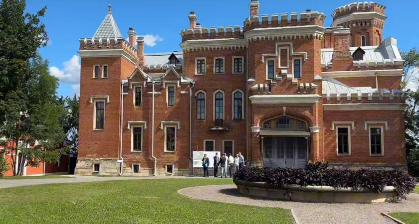 В Дворцовом комплексе Ольденбургских завершают благоустройство внутреннего двора