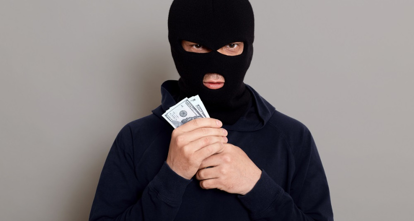 Уроженец Узбекистана задержан в Рамонском районе за кражу пива из магазина