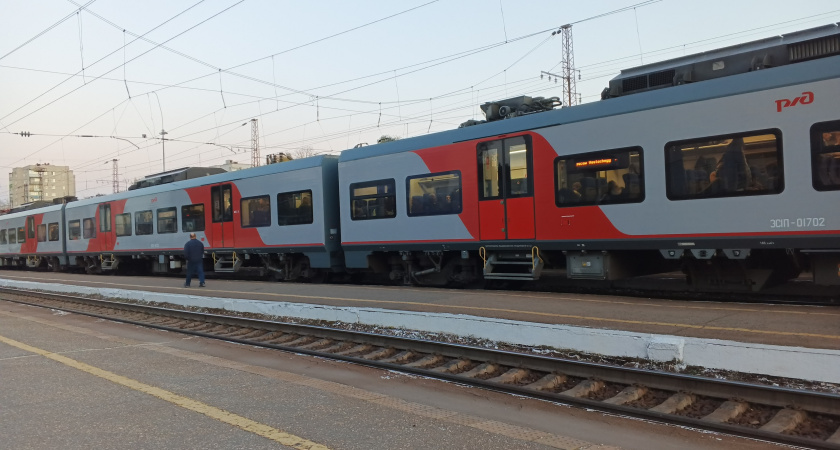 «Я всегда беру нижнюю!» – женщина спорила с билетом, заняла чужую полку, но цифры не соврали