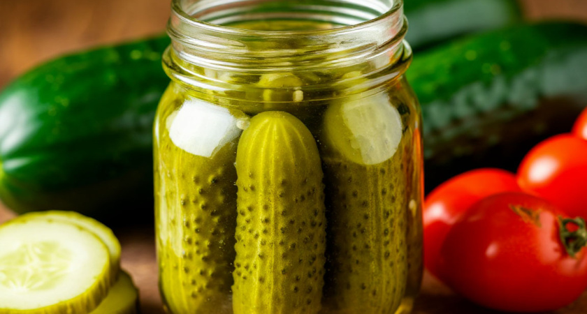 Маринованные огурчики по-грузински: 5 минут на готовку, съедят ещё быстрее — понравится любителям острых закусок