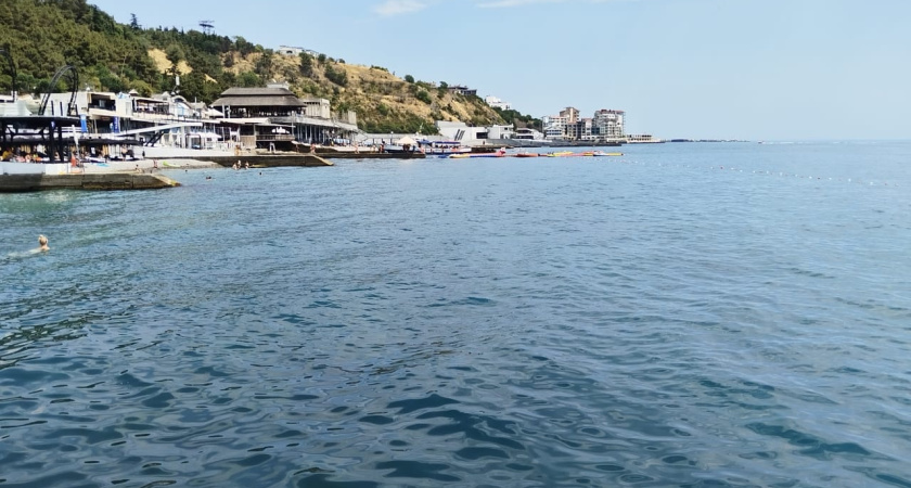 - Ты пока в роддоме полежишь, а мы с твоим мужем на море слетаем!