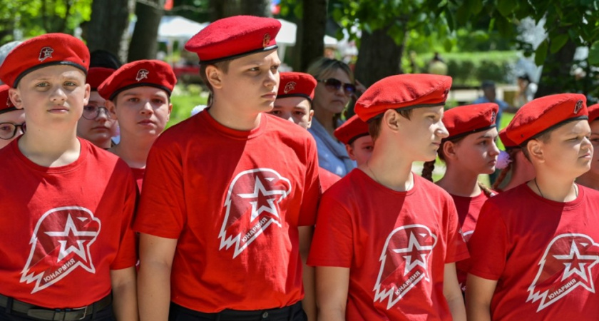 Во всех школах Воронежской области планируют создать юнармейские отряды