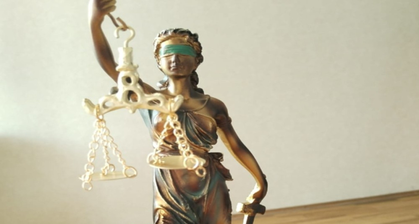 Жителя Борисоглебска отправили в колонию на 13 лет за убийство и нападение с топором