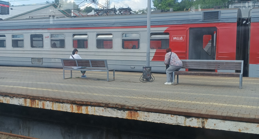 «Три часа еду, за что платить?» - проводница выгнала мужчину, лежавшего на верхней полке