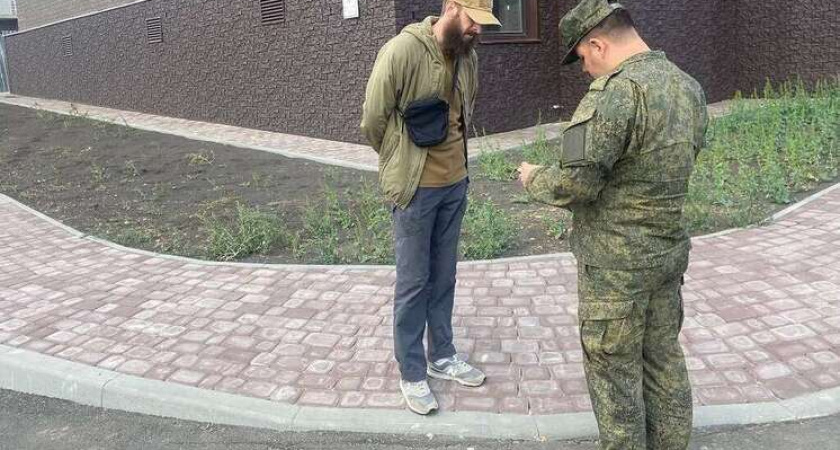 41 мигрант встал на воинский учет в Воронежской области