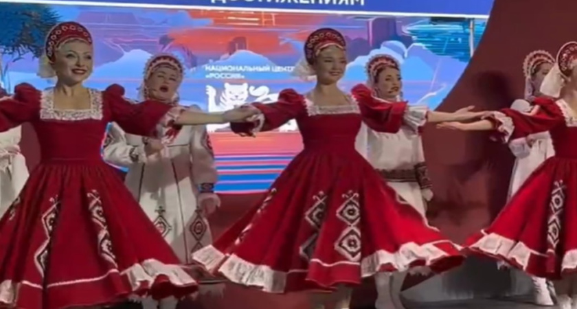 Концерт «Воронежских девчат» стал яркой точкой недели региона в Москве