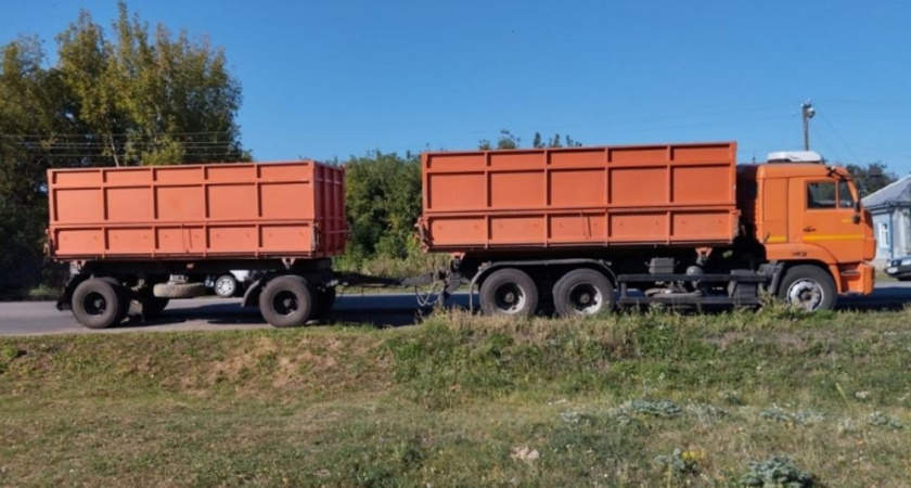 В Грибановском районе пенсионер на мопеде погиб в ДТП с «КамАЗом»