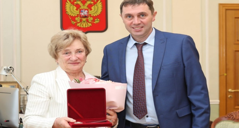 Почетный гражданин Воронежа Ирина Коротких получила награду от области