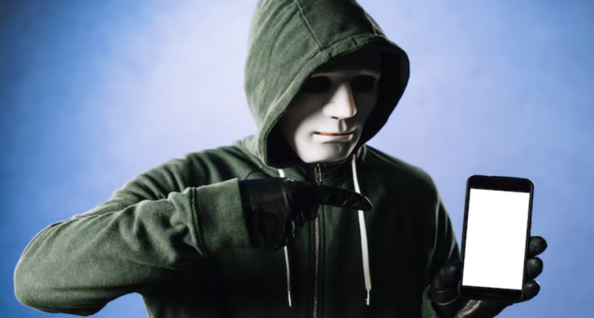 Телефонные мошенники выманили у воронежского пенсионера 2,96 миллиона рублей