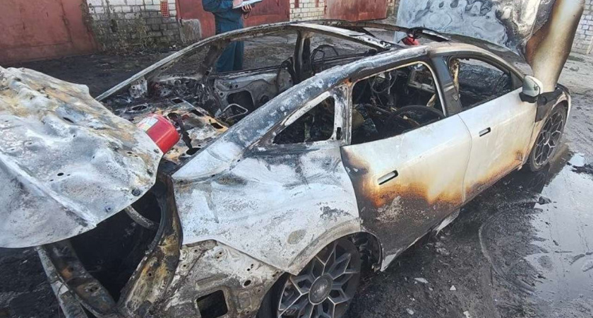 15 тонн воды использовали для тушения электромобиля в Воронеже