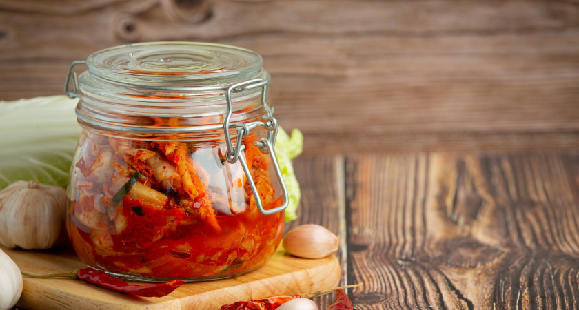 Утопенцы по-чешски: как приготовить дома пикантную закуску из сарделек и лука