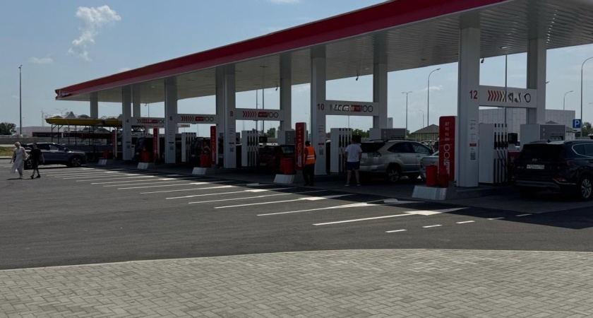 Почему на АЗС нет бензина, и когда он будет стоить 100 рублей: объясняю простыми словами