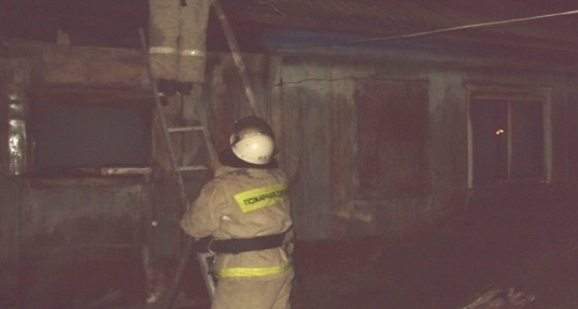 В селе Ильинка Калачеевского района загорелась хозяйственная постройка