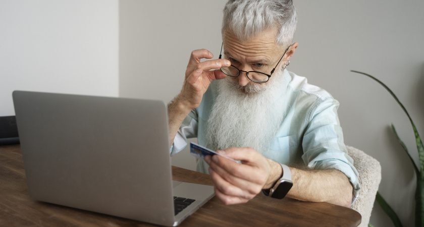 Банк отдал деньги мошеннику: как вкладчик вернул свои 400 тысяч через суд