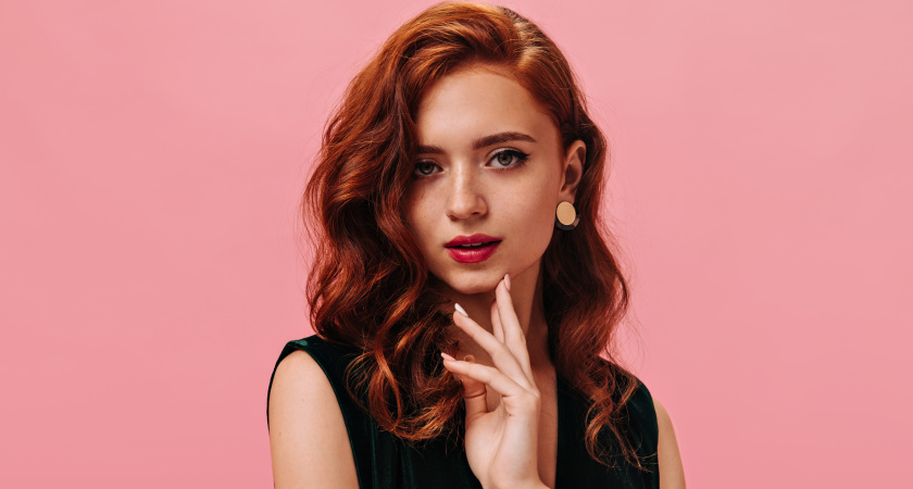 Кудри без плойки: как получить идеальные волны с помощью носка