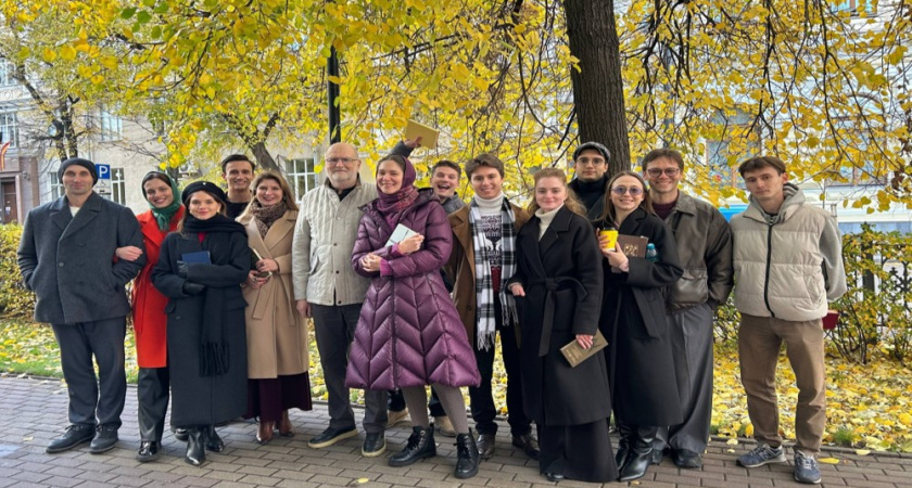 В Воронеже открыли фестиваль «Литературная осень» чтением стихов в Кольцовском сквере