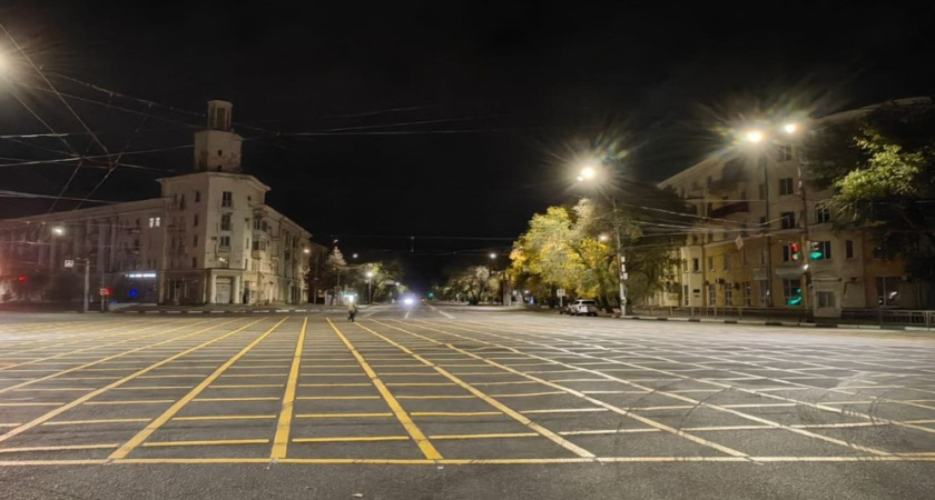 На Ленинском проспекте в Воронеже нанесли новую вафельную разметку