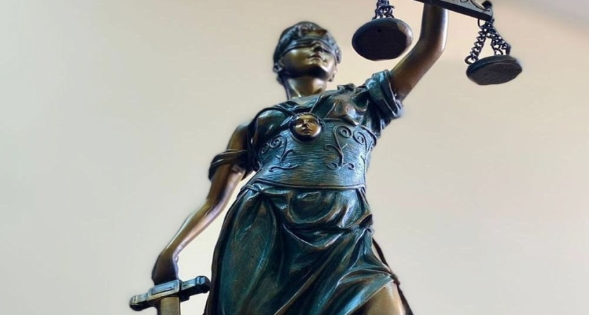 В Воронеже преподавательница вуза получила условный срок за продажу хороших оценок