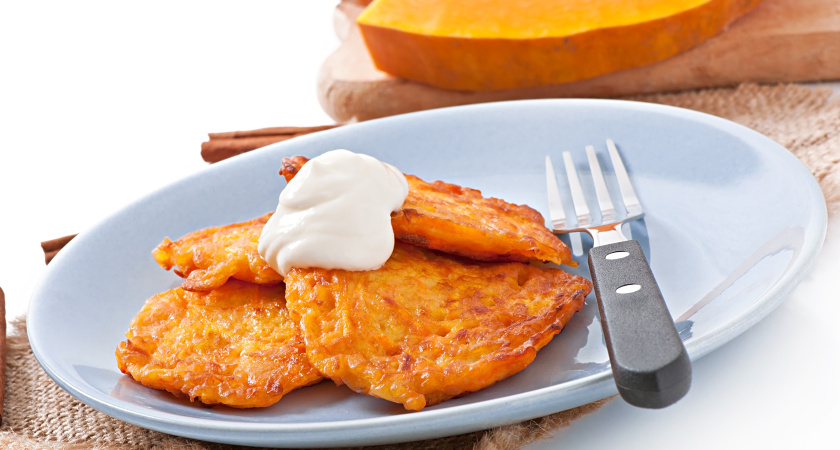 Готовлю осенний завтрак: золотистые оладьи, перед которыми невозможно устоять