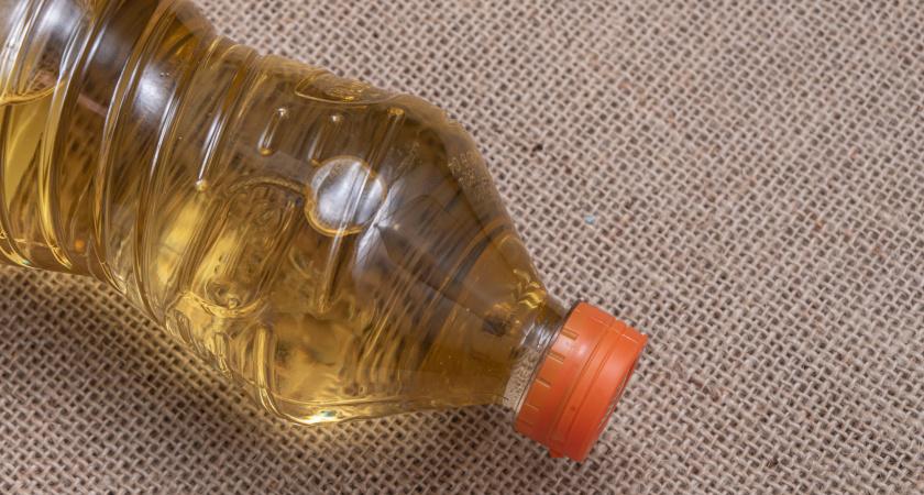 Забудь про запах в квартире после отпуска: простой трюк с подсолнечным маслом