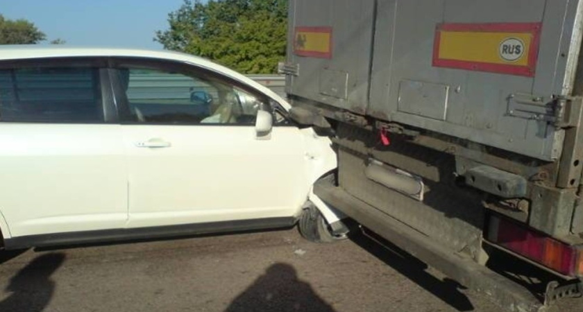 На трассе «Воронеж – Курск» в ДТП с легковушкой и «Газелью» пострадали люди