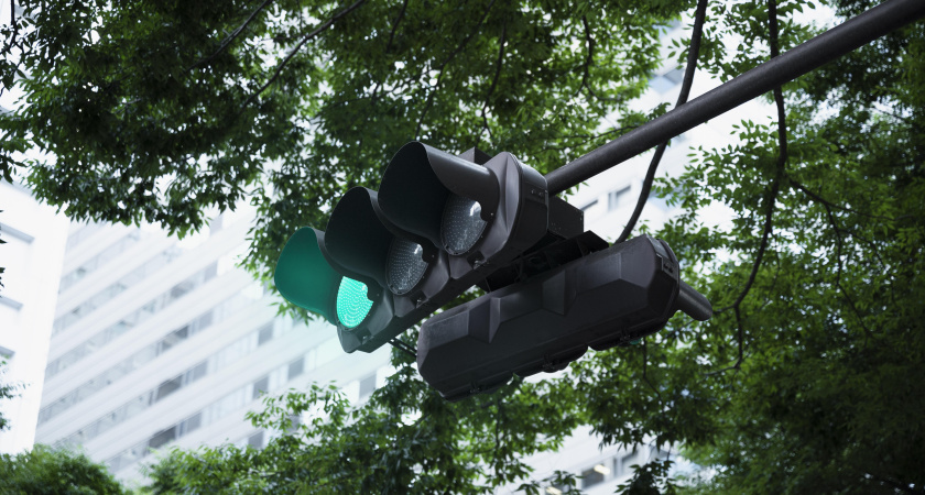 Моргает зеленый: главная ошибка, которую совершают водители на светофоре