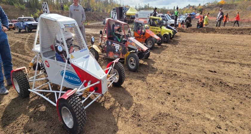 Юные братья из Воронежа взяли «золото» и «серебро» по автомобильному кроссу в Таганроге