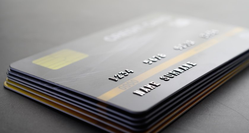 Кредитная карта: как брать деньги у банка и не платить проценты