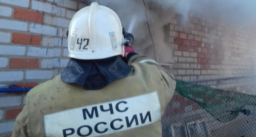 В Левобережном районе Воронежа потушили пожар в доме в переулке Гражданском