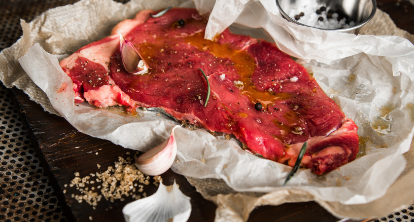 Говядина в яичном маринаде: как старое мясо превращается в нежнейшее блюдо