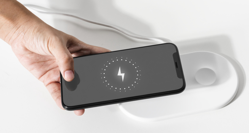 Почему не стоит оставлять телефон на зарядке до утра