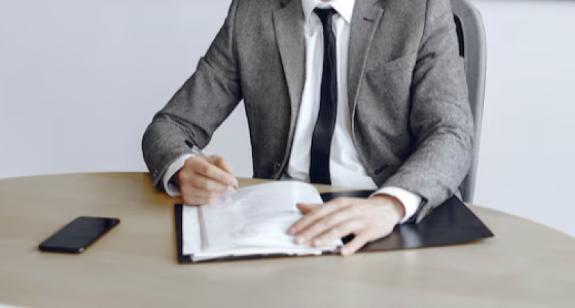 Госслужащий Воронежской области уволен за коррупцию