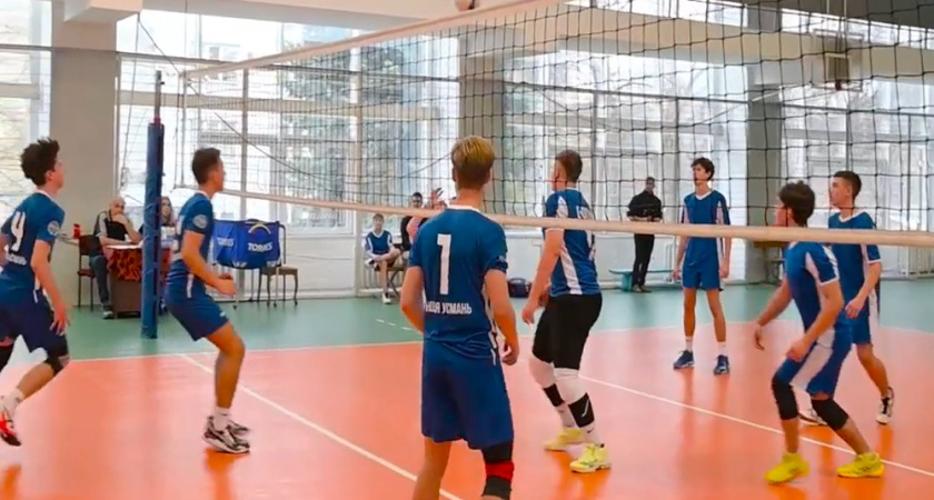 В Воронеже прошли решающие игры Первенства области по волейболу среди юношей
