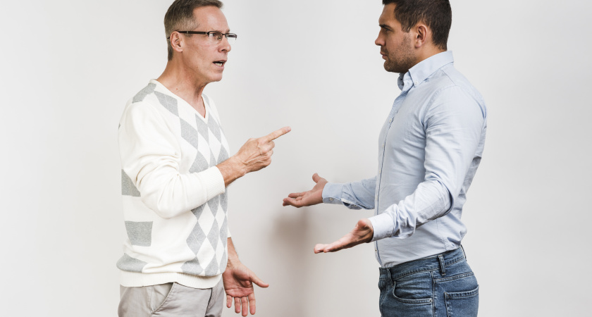 Как выйти из неудобного разговора: проверенные приемы общения