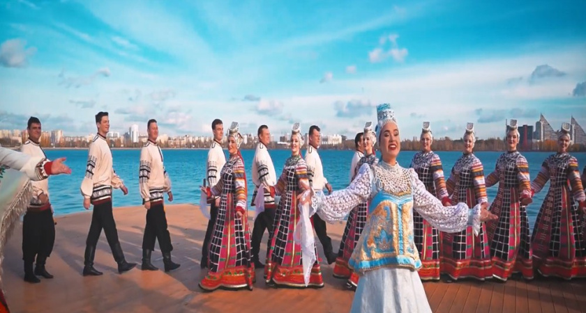 Воронежский народный хор исполнил песню «Матушка» в честь Дня народного единства