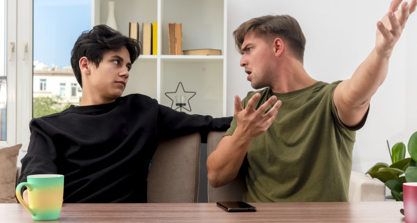 Техники против агрессии: как вести себя с грубым собеседником