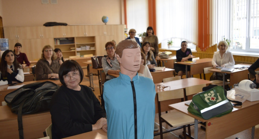 Медработники Воронежской области обучают в школьных учителей первой помощи