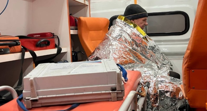 Воронежские поисковики нашли живым 72-летнего пропавшего в лесу мужчину