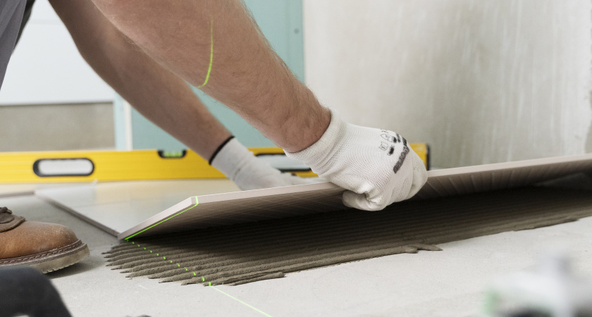 Идеальная ванная без швов: зачем переходят на крупный керамогранит вместо плитки