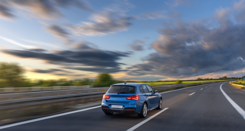 Можно ли совершать обгон справа, и что об этом говорится в ПДД: разбираемся, когда это разрешено, а когда — нет
