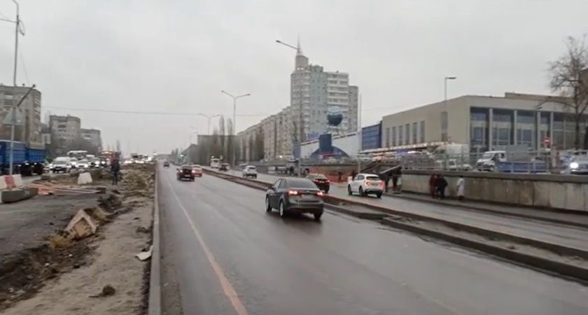 На улице Остужева в Воронеже открыли движение по новой части эстакады