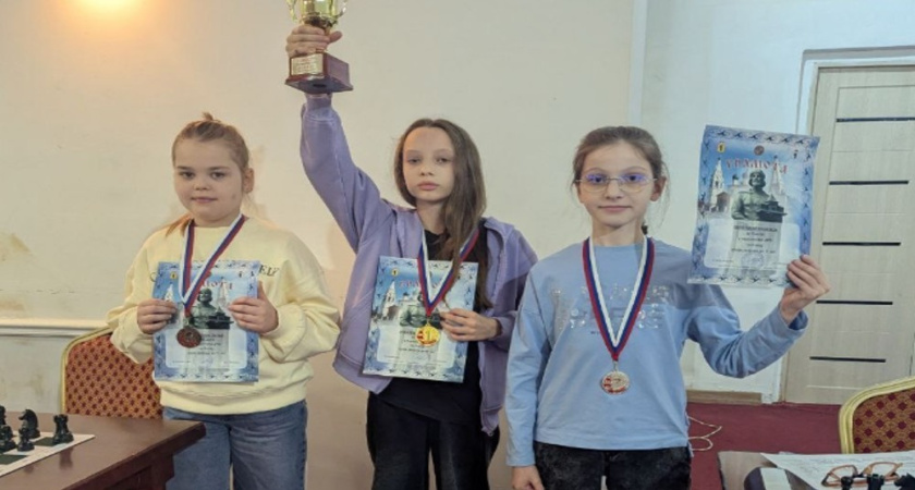 Юные шахматистки из Воронежа взяли «золото» и «серебро» на первенстве ЦФО по блицу