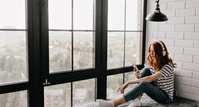 Не клейте больше скотч: как за 10 минут заставить окно хранить тепло - два лайфхака, которые сэкономят ваши деньги