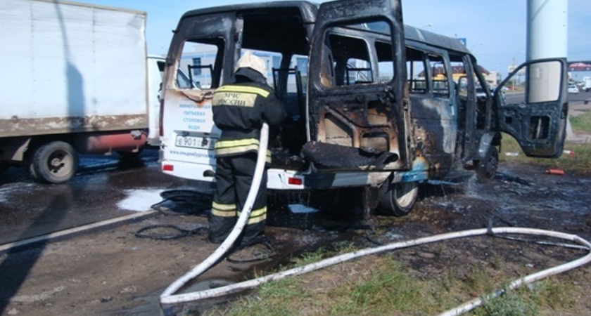 В Советском районе Воронежа утром загорелся автомобиль на улице Дорожной