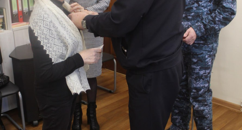 В Левобережном районе Воронежа наградили матерей участников СВО