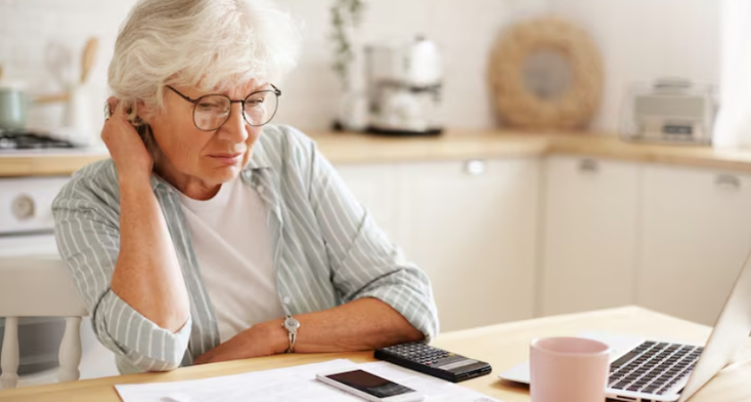 Что ждет пенсии в 2026 году: экономист объяснил, как доход в 75 тысяч рублей в месяц превращается в пенсионные баллы